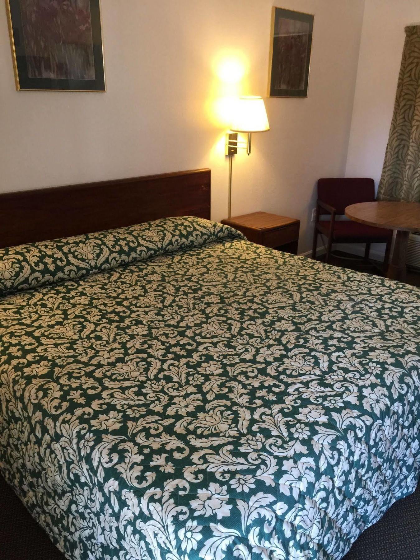 Woodridge Motel Terre Haute Bagian luar foto