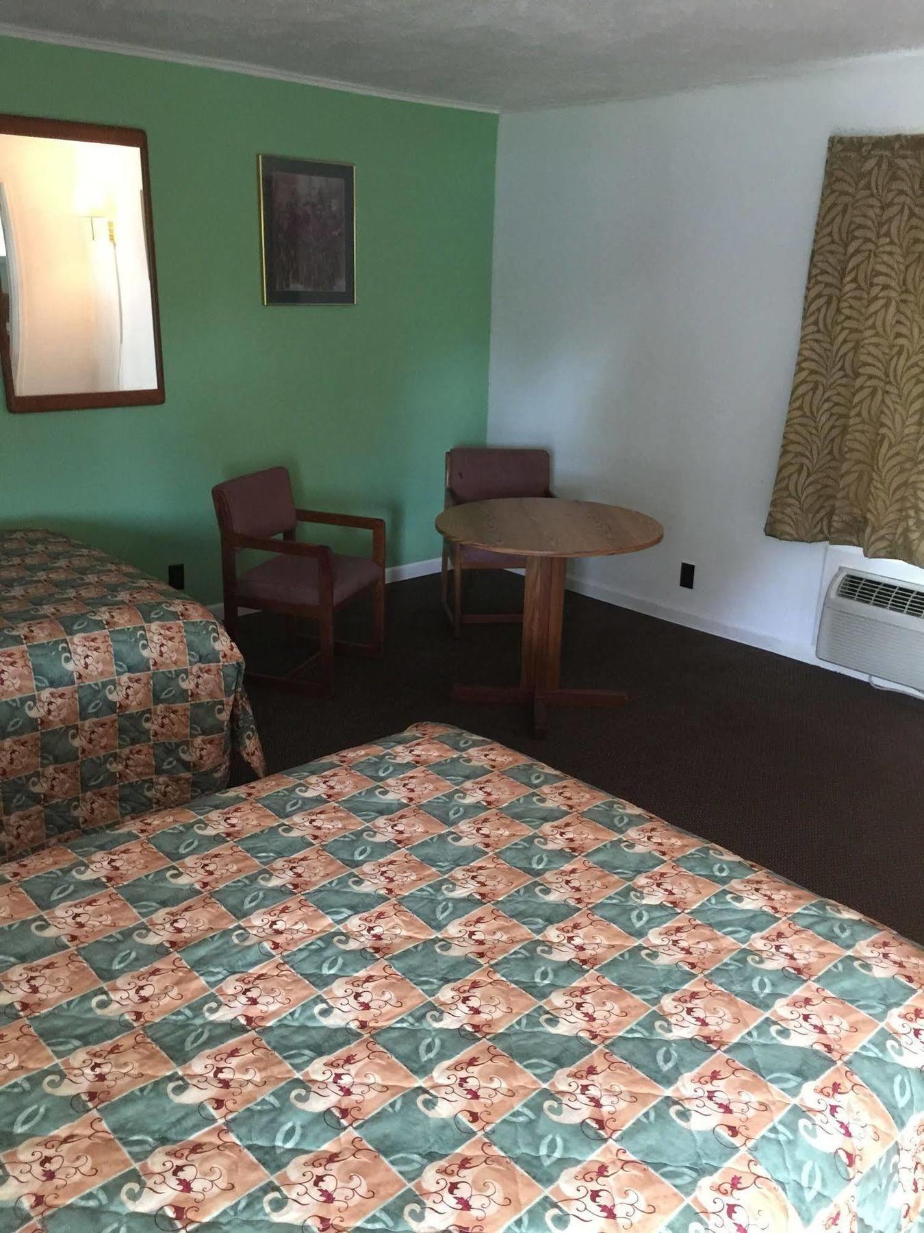 Woodridge Motel Terre Haute Bagian luar foto