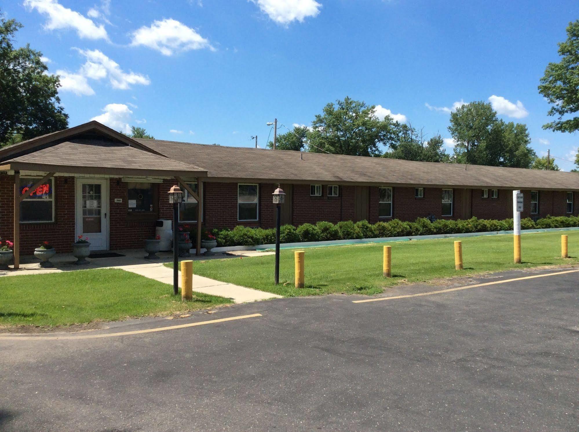 Woodridge Motel Terre Haute Bagian luar foto