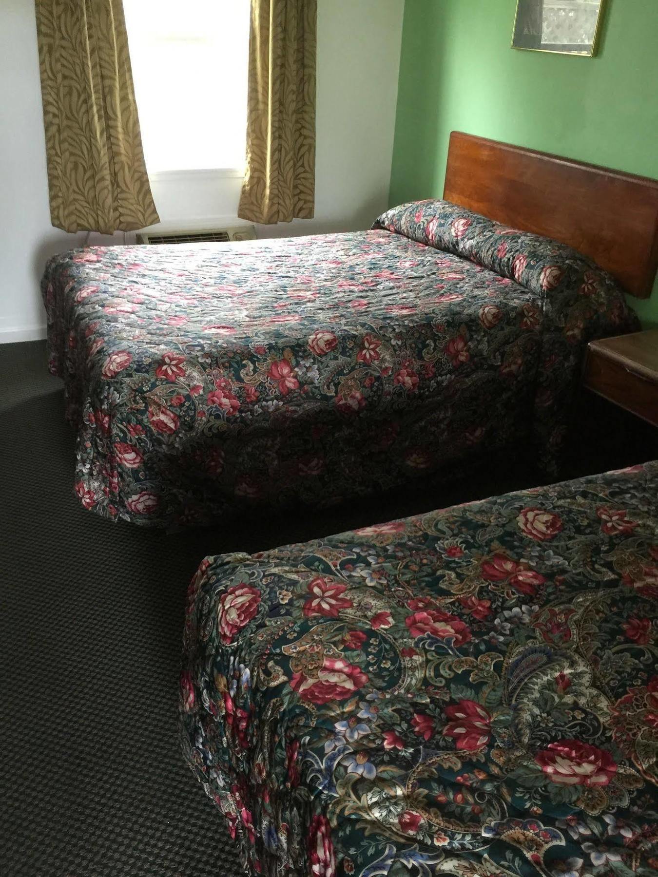 Woodridge Motel Terre Haute Bagian luar foto